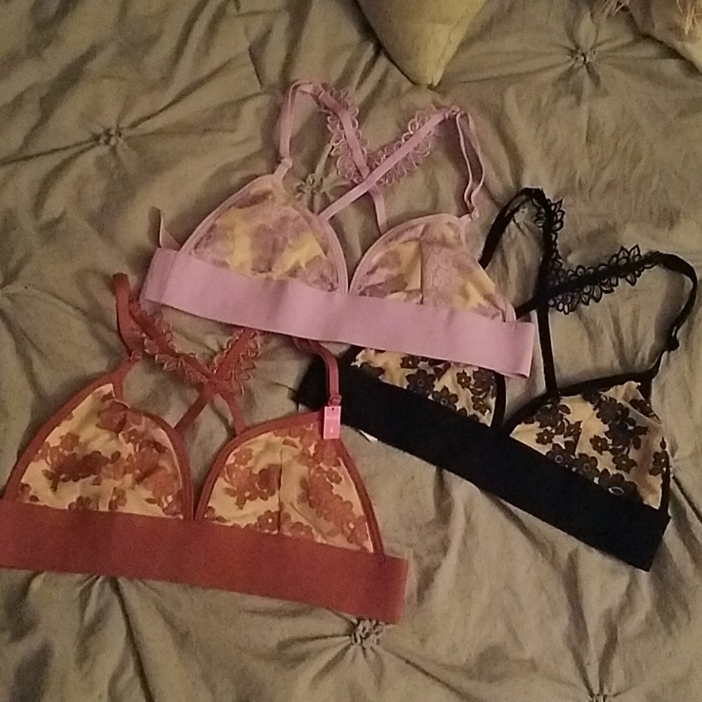 Pink lace floral brallett